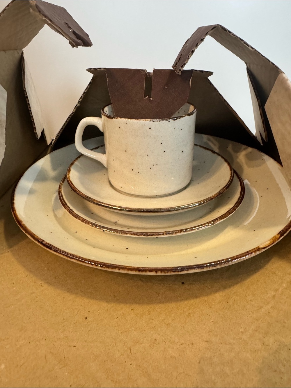 J&G Meakin "Lifestyle" Pattern 4 piece Place Setting New in Box - Discontinued